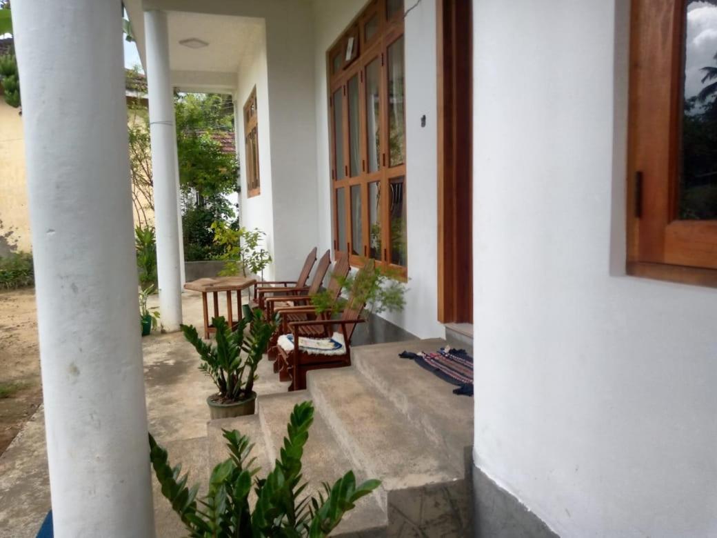 Alexandra Home For Foreign Tourists Only Gampola Extérieur photo